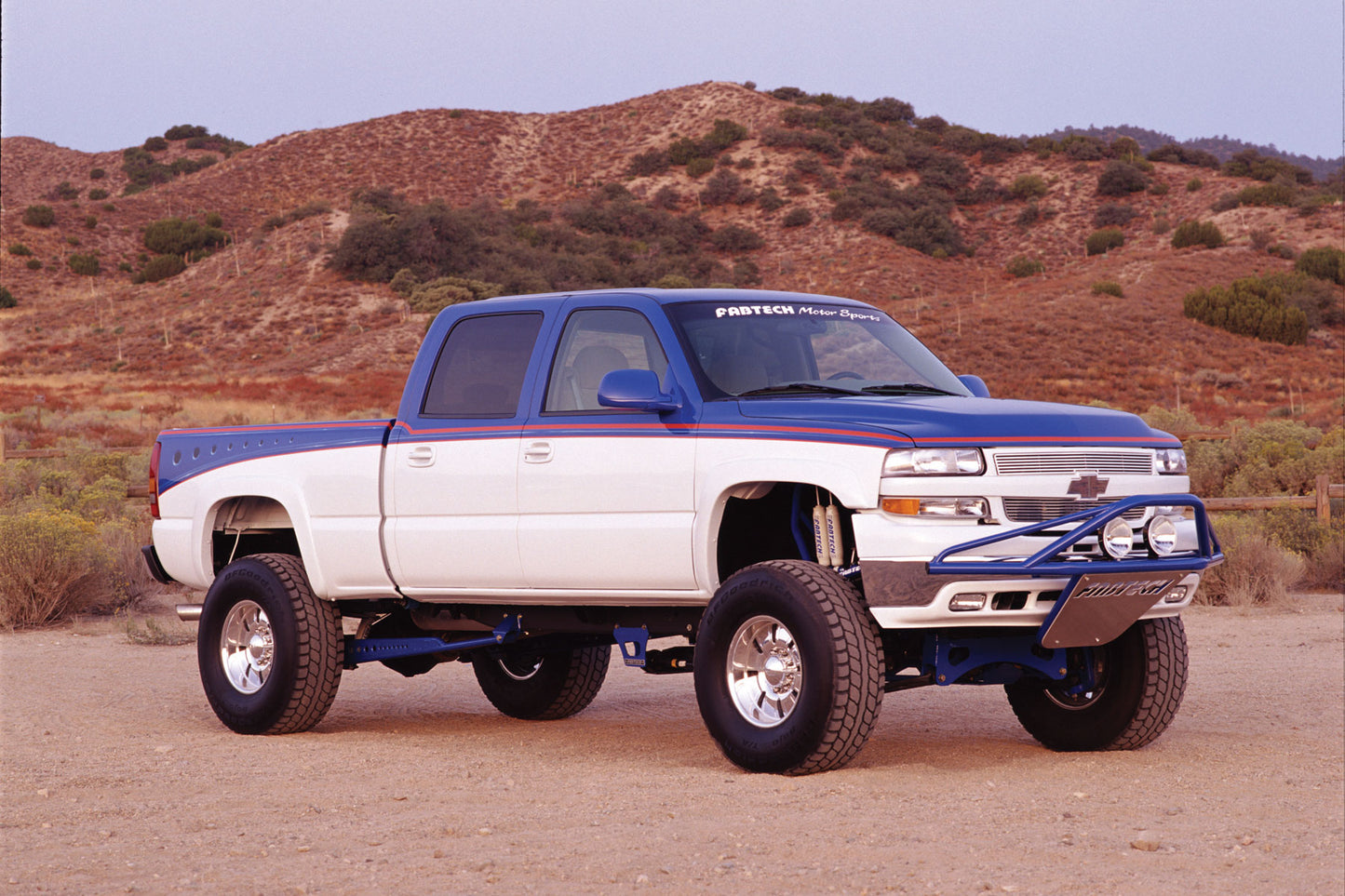 Fabtech 8″ PERFORMANCE SYSTEM W/ PERFORMANCE SHOCKS 2001-06 CHEVY SILVERADO 2500HD/3500HD | GMC SIERRA 2500HD/3500HD 2WD/4WD