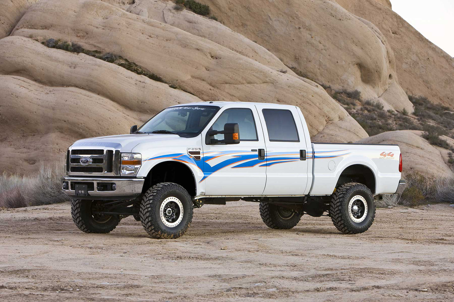 Fabtech Ford 2008-16 FORD F250 4WD 6″ BASIC SYSTEM W/ PERFORMANCE SHOCKS